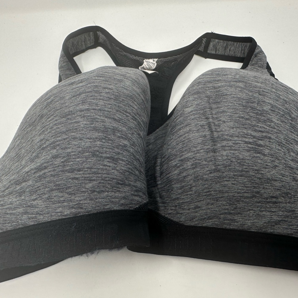 Under Armour Heat Gear Sports Bra 34DD